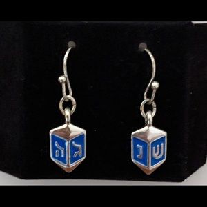 Avon Dreidel Earrings New